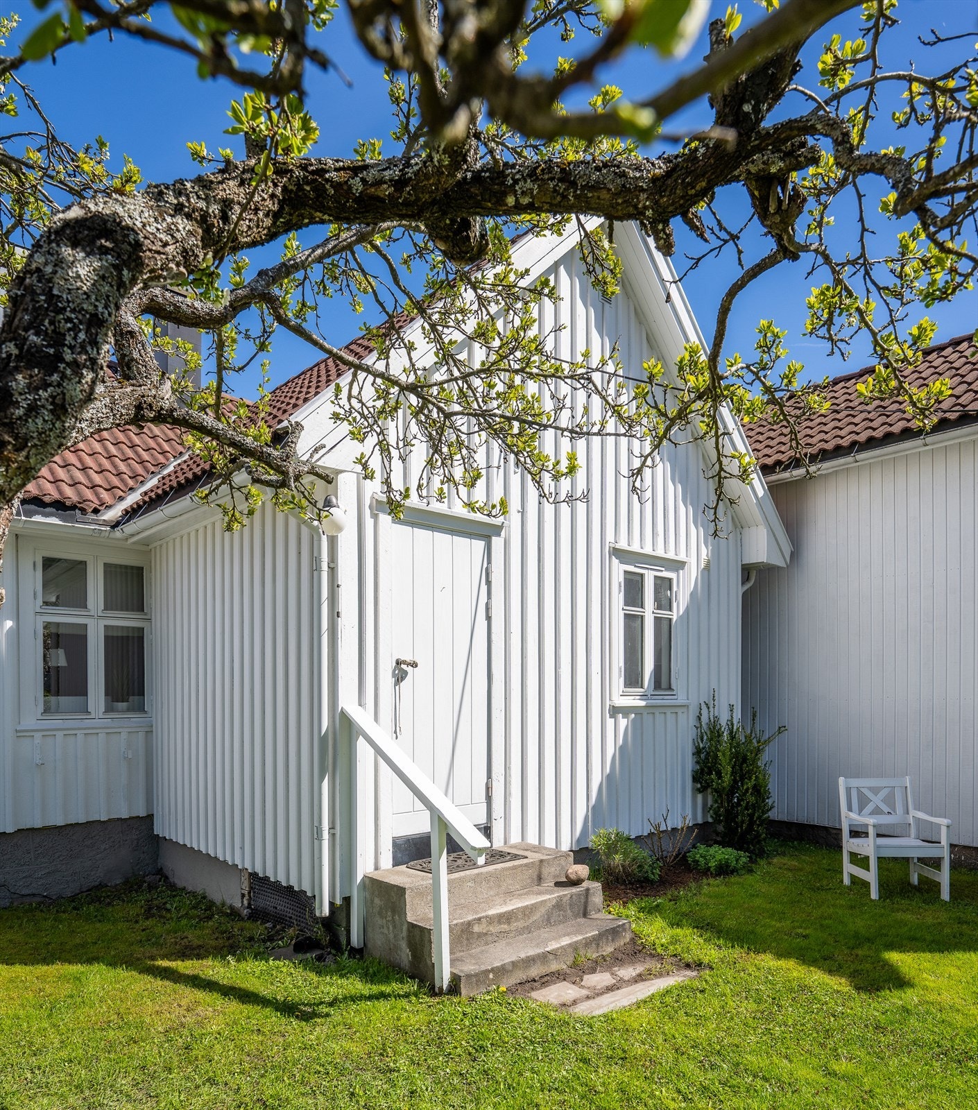 Tilbygg med vindfang og bad. Galleribilde