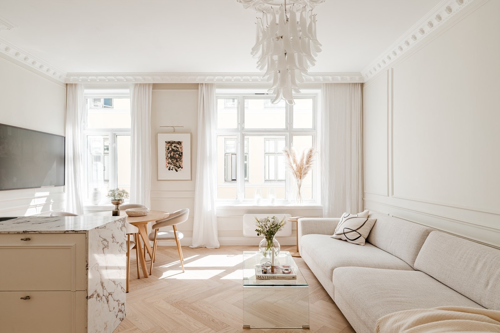 Emera Eiendomsmegling v/ Silje Nygård ønsker velkommen til Hegdehaugsveien 18B! Foto: Paul-Dan Dragoman. Galleribilde