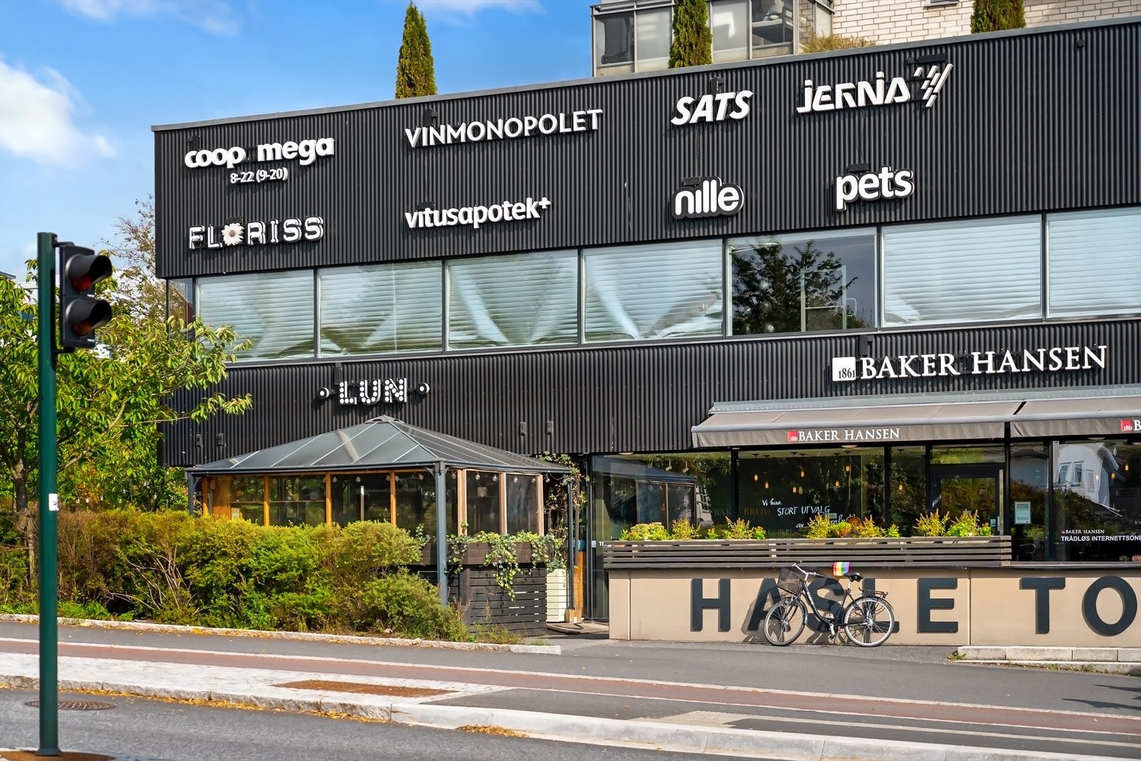 Ca. 700 meter til Hasle Torg. Galleribilde