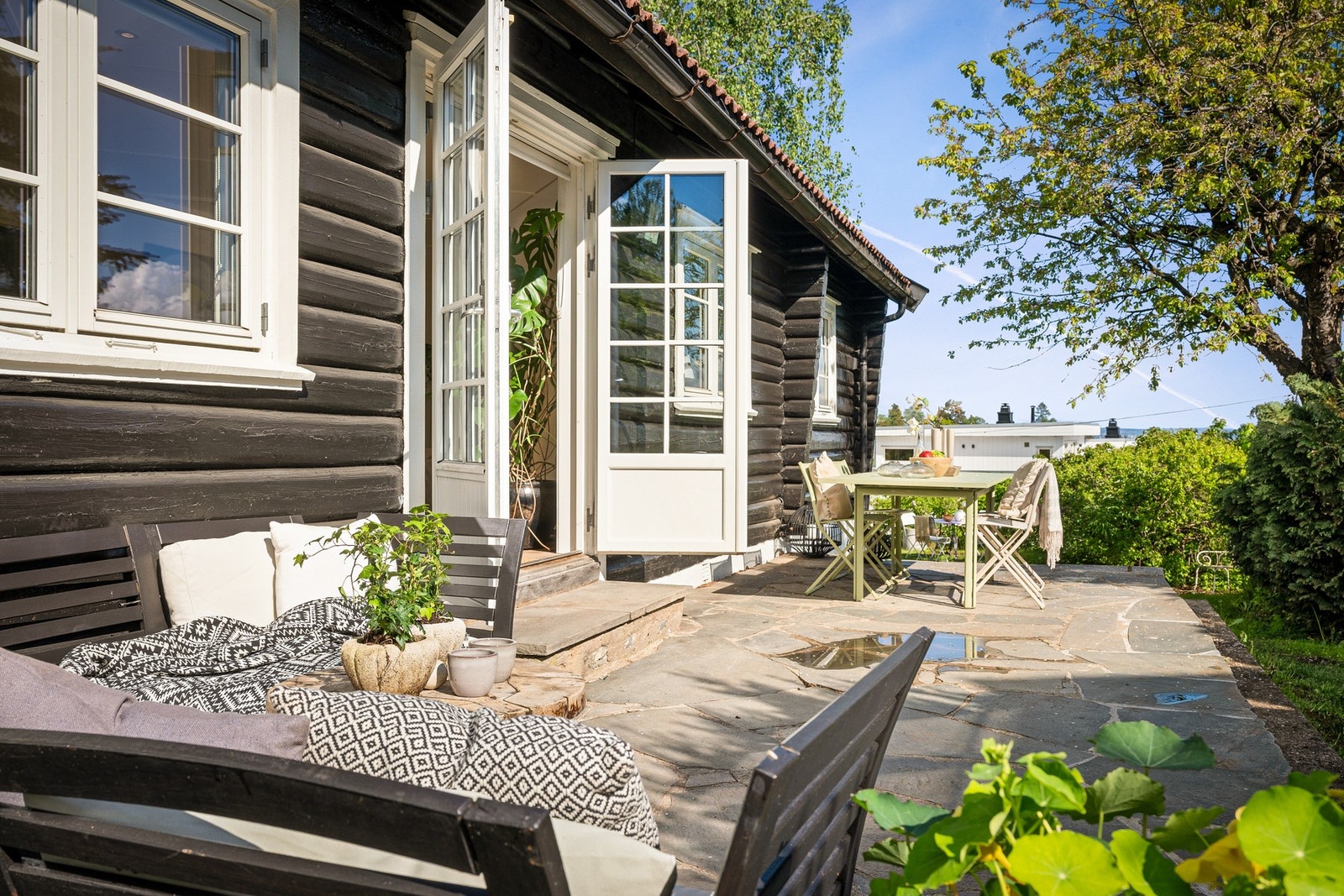 Idyllisk er ingen floskel i denne sammenheng - og beskriver eiendommen i sin helhet... Galleribilde