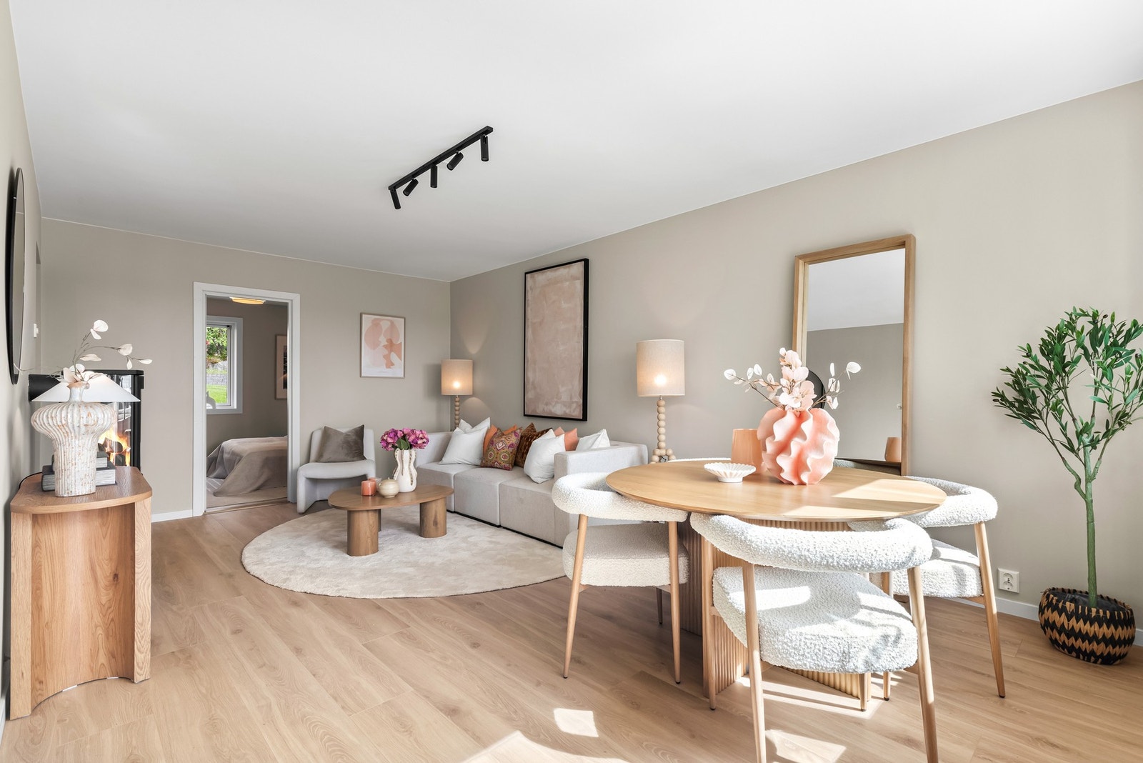 Dette er leiligheten for deg som ønsker et innflyttingsklart hjem med gjennomført moderne standard. Galleribilde