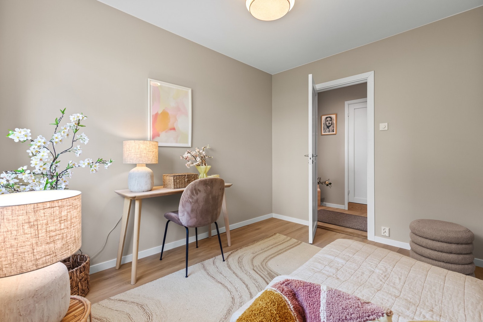 Her er det fin plass til å innrede med seng, garderobeskap og kontorpult. Galleribilde