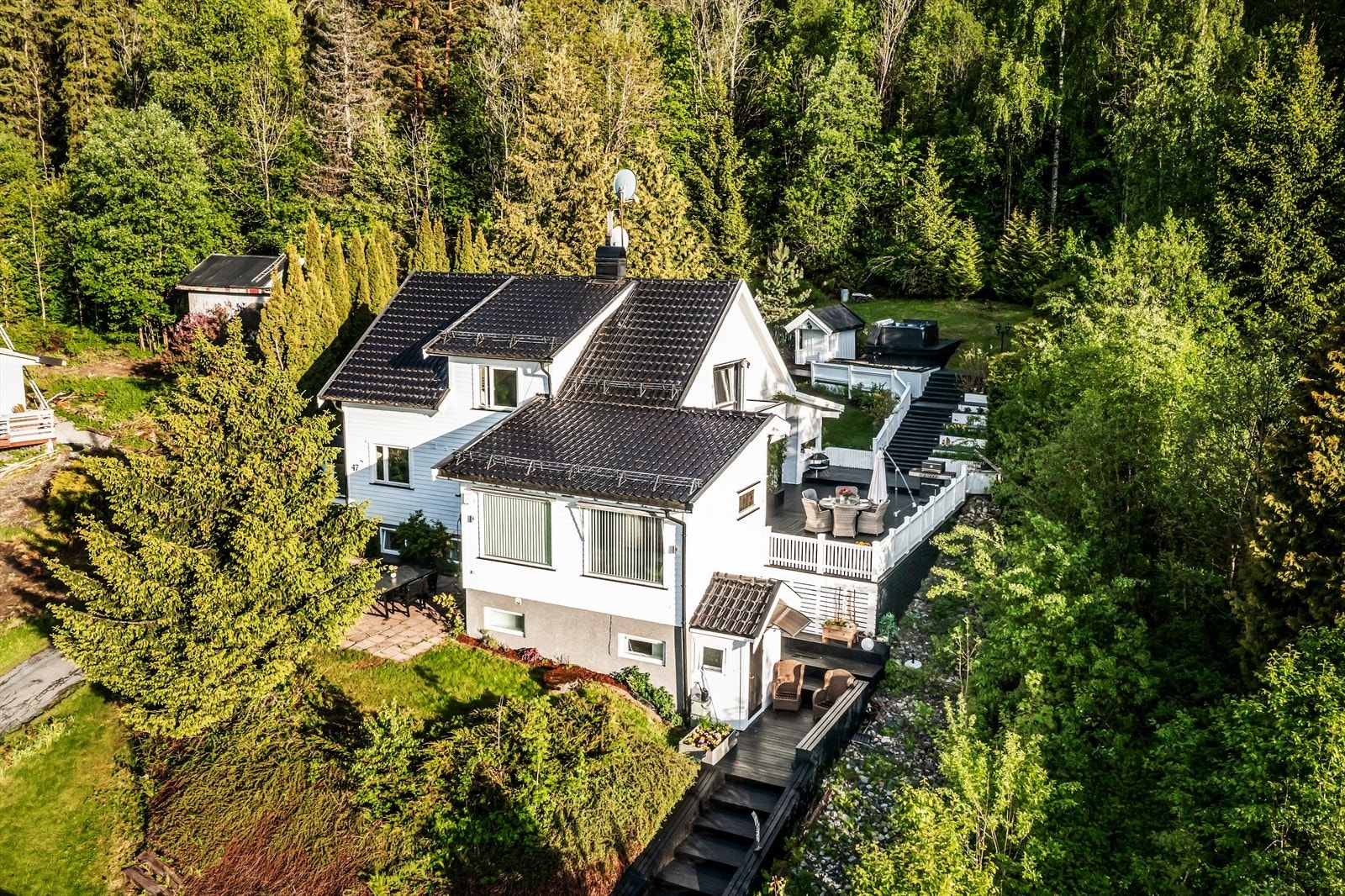 Hel tomannsbolig Galleribilde