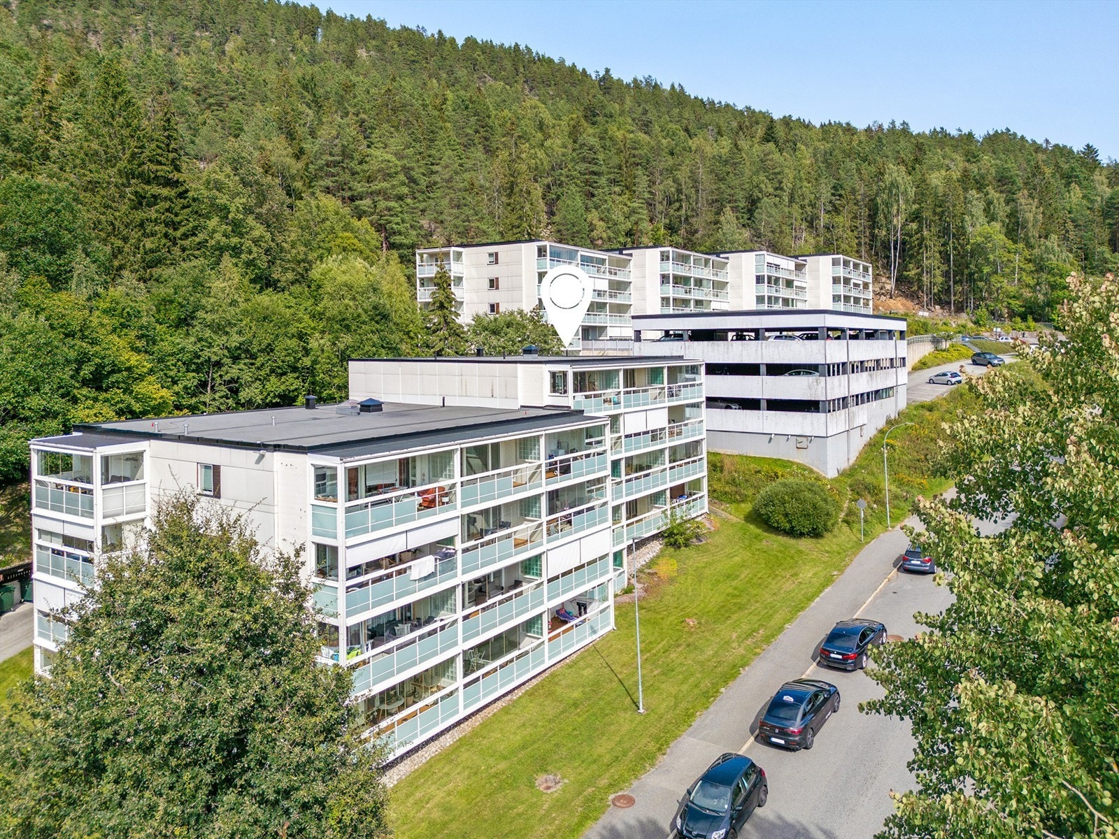 Kort gangavstand til bussholdeplass med forbindelser til Drammen sentrum Galleribilde