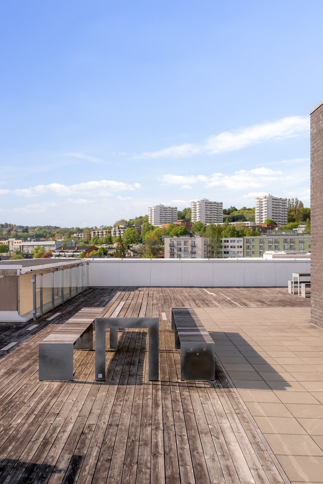 Mulighet for å benytte seg av stor felles takterrasse. Galleribilde