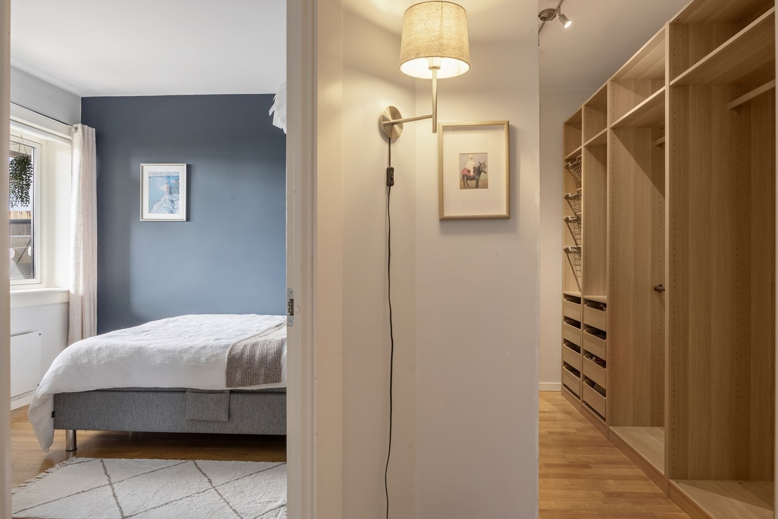 Walk-in i tilknytning til hovedsoverommet Galleribilde