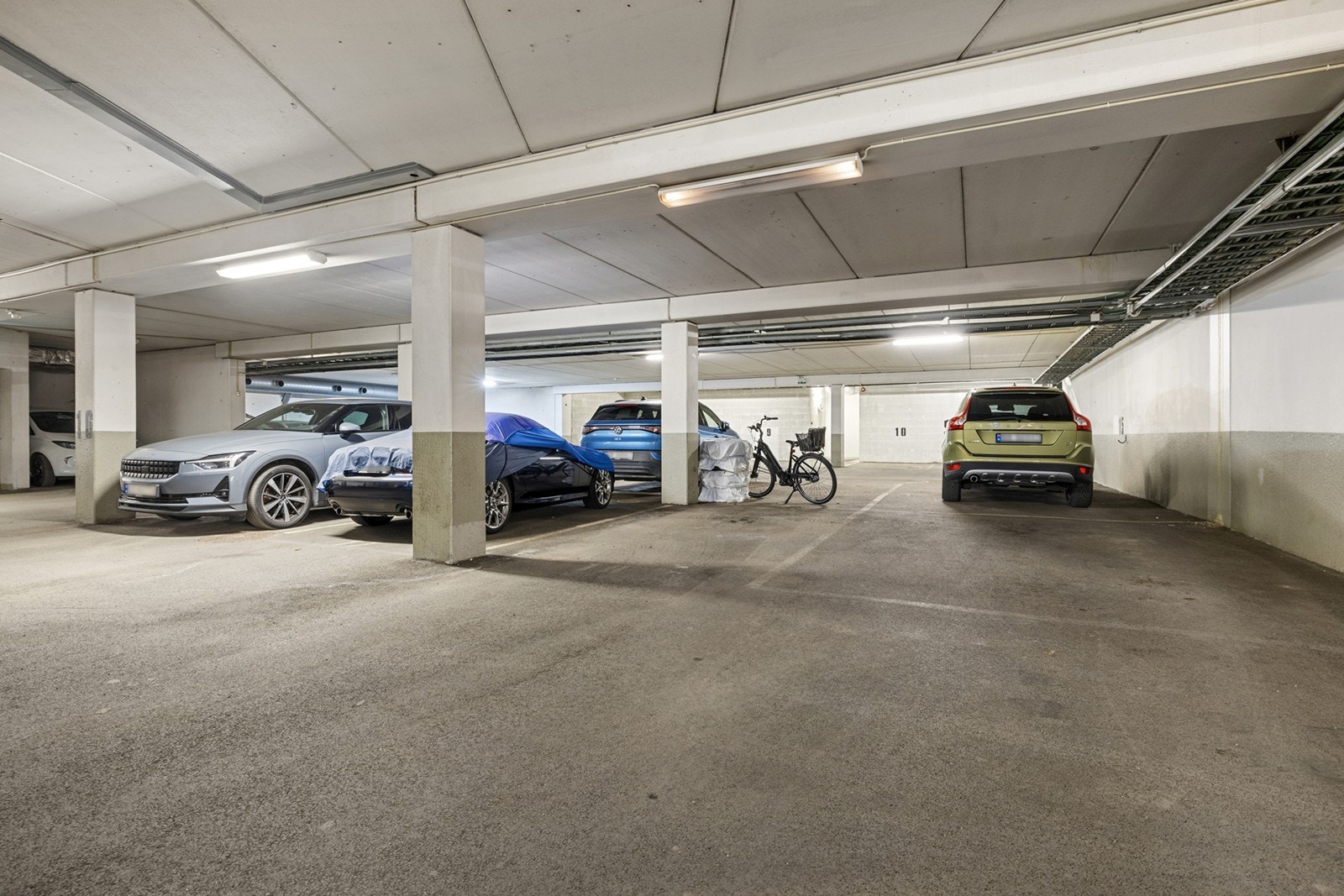 Det medfølger en garasjeplass. Garasjeplassen er en del av Nye Gamlebyen Garasjesameie. Galleribilde