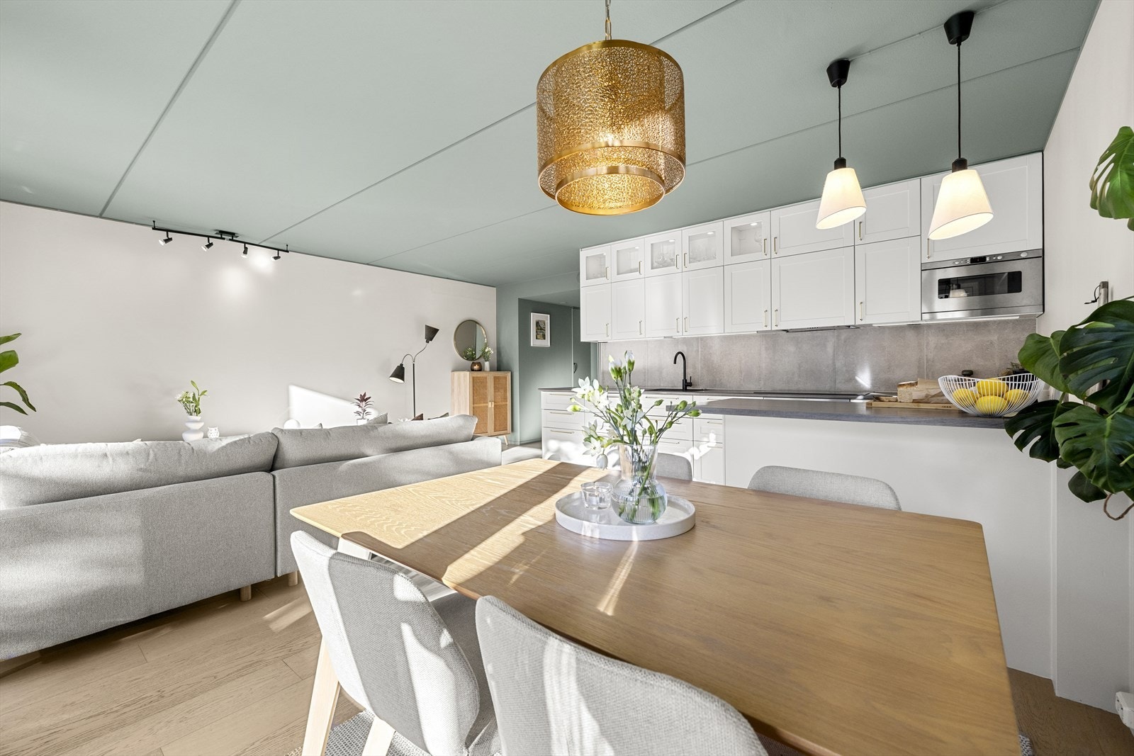 Stuen har en utforming som gjør det enkelt å møblere. Galleribilde