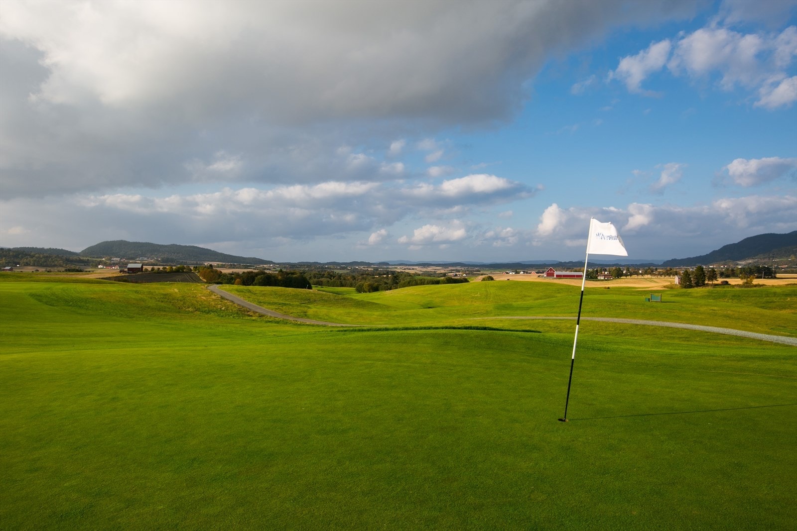 For golf interreserte er det 15 minutters kjøretur til Byneset Golfklubb. Galleribilde