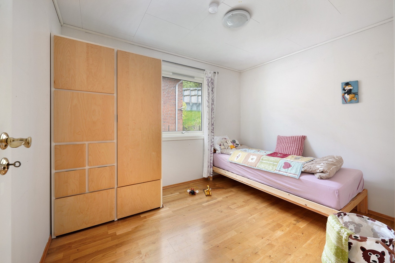Soverom 4 med garderobeskap Galleribilde
