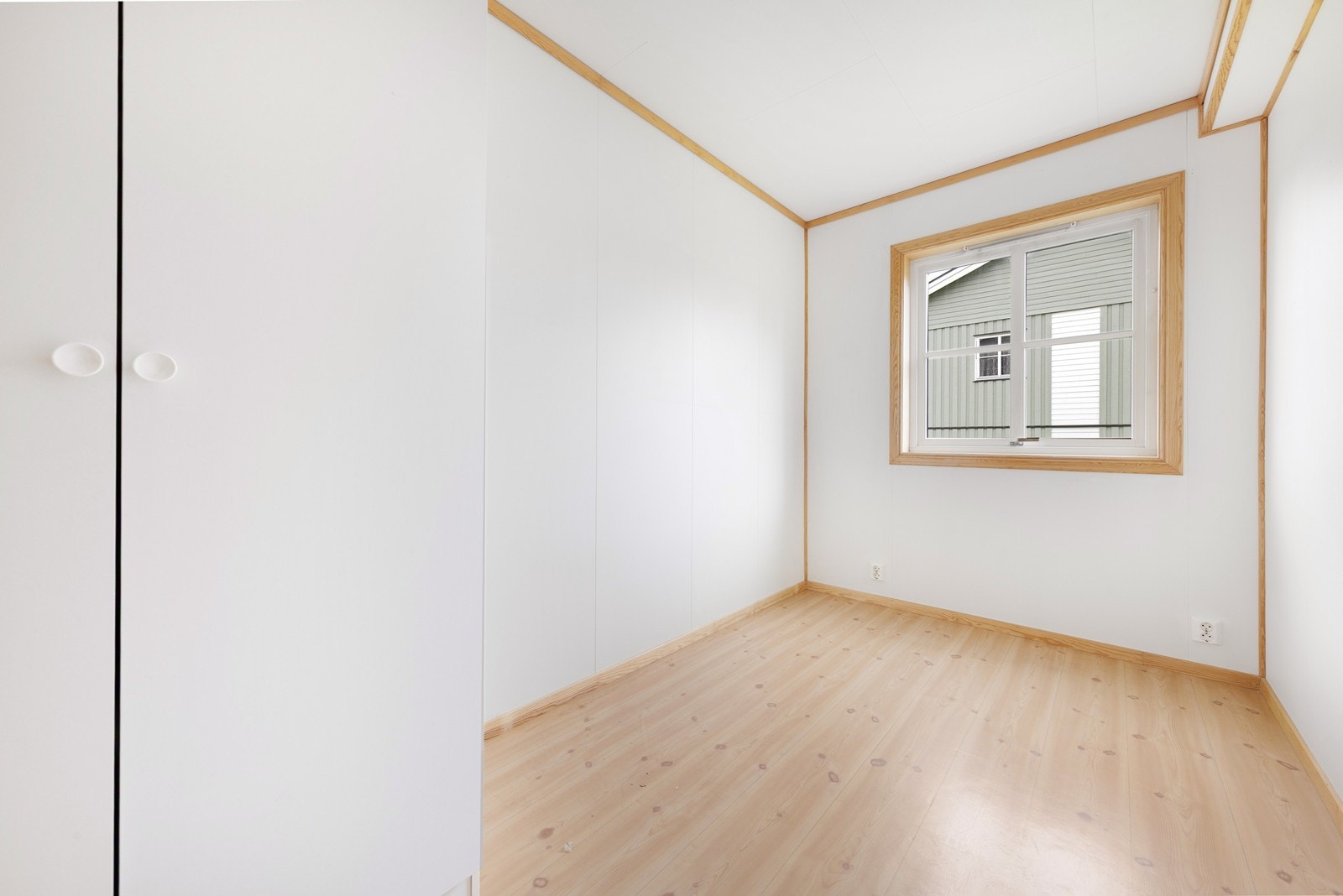 Det andre soverommet passer godt som barnerom, gjesterom eller kontor. Galleribilde