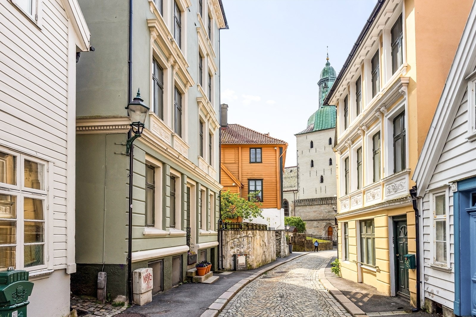 Et meget koselig og sjarmerende nabolag mellom Fløibanestasjonen og Domkirken. Galleribilde