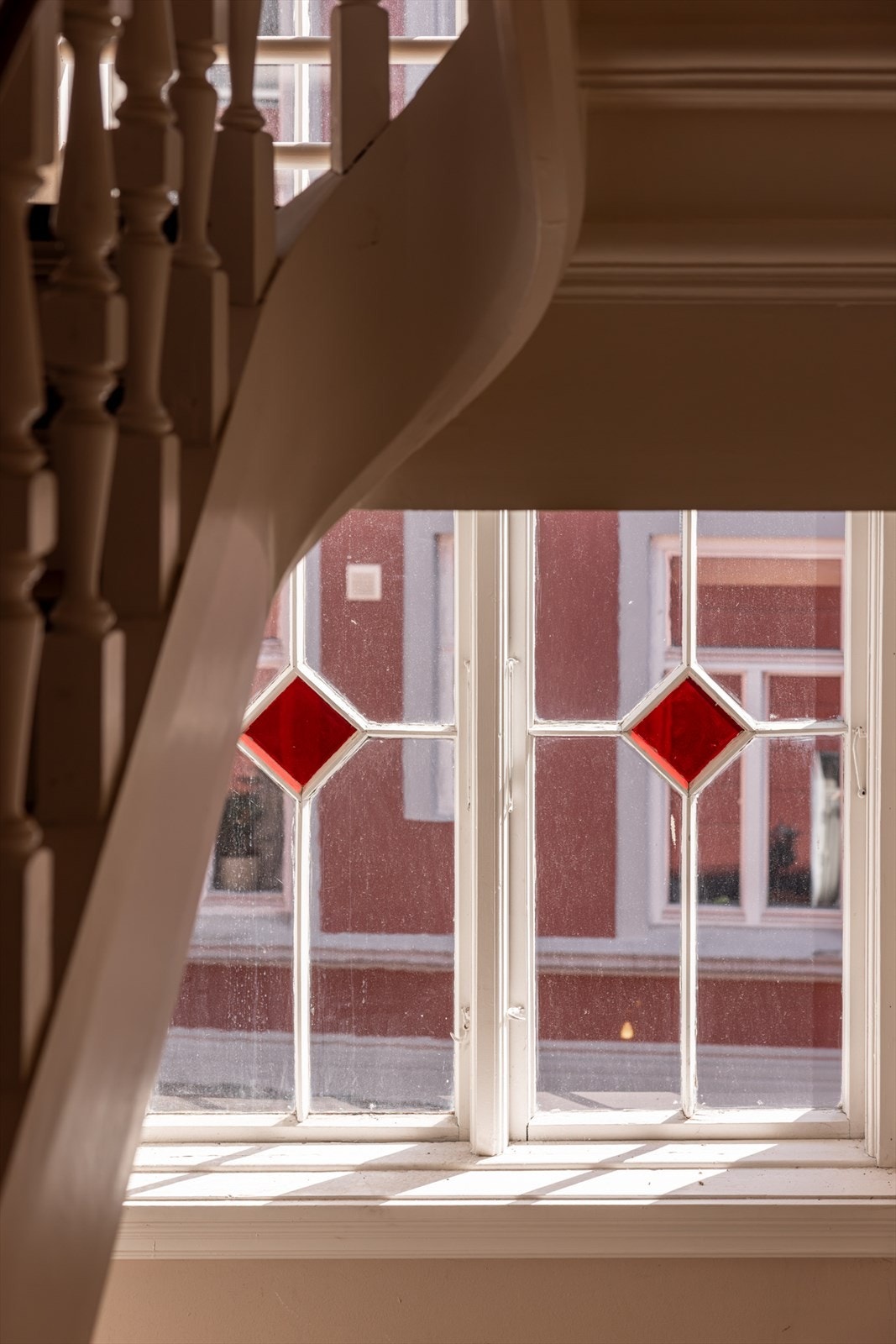 Bygården har lekre, klassiske detaljer. Galleribilde