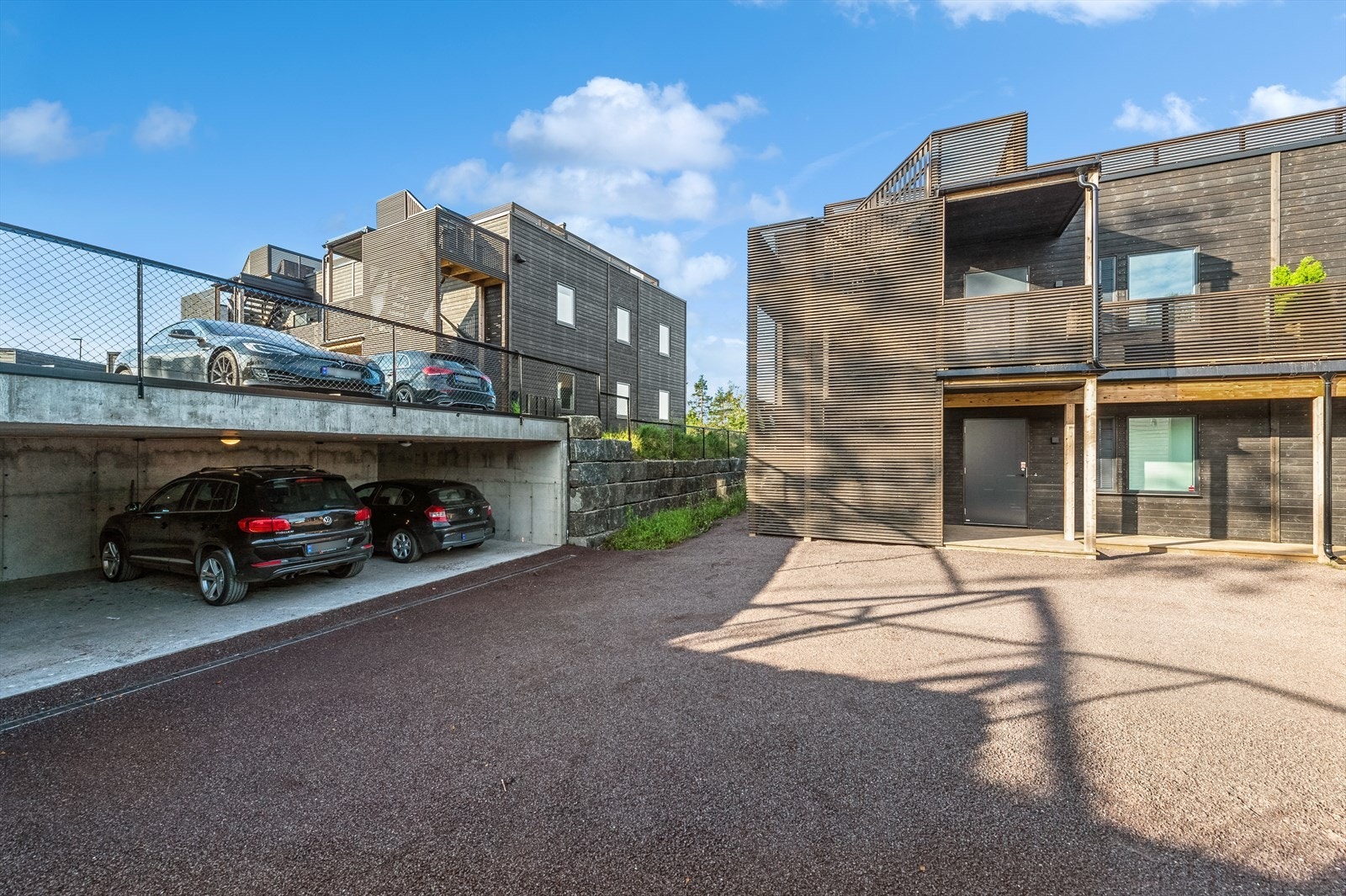 En ekstern bod på 5 m² gir rikelig med ekstra lagringsplass. Galleribilde