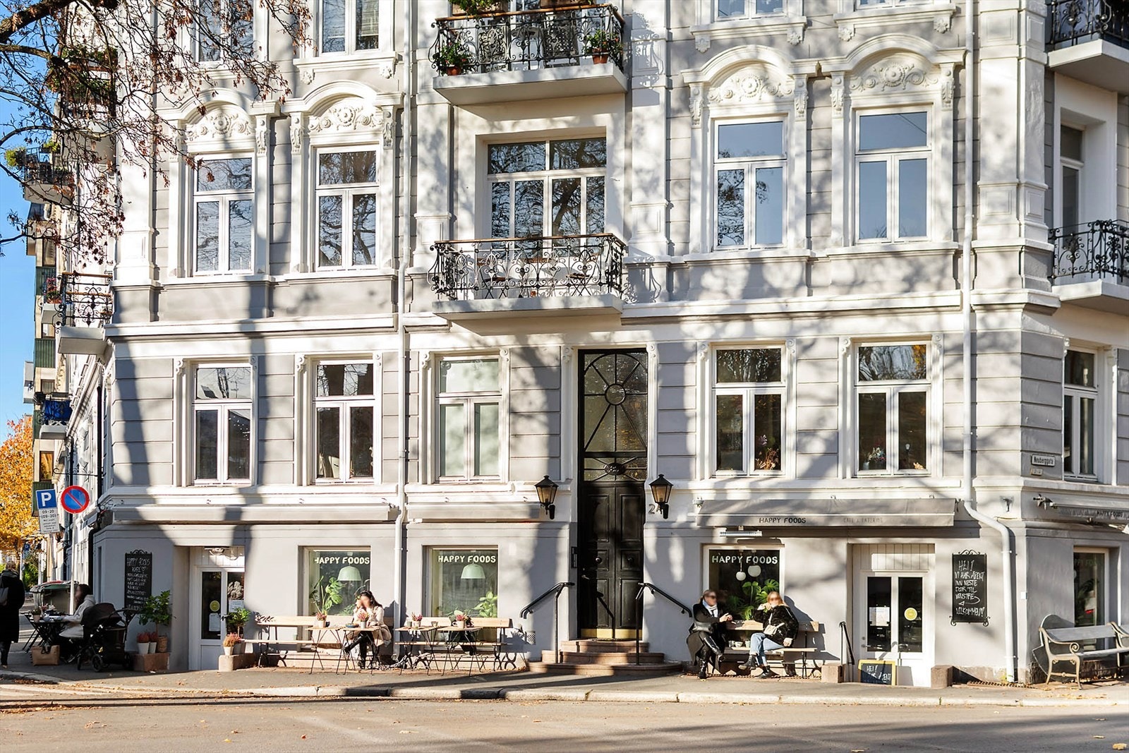 Området kjennetegnes av vakre bygårder, hyggelige serveringssteder og en populær kombinasjon av byliv og rolige omgivelser. Galleribilde