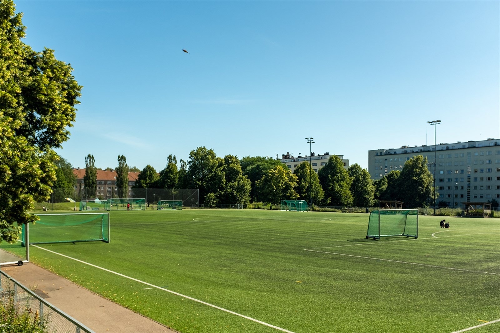 Populære Marienlyst idrettsanlegg ligger i kort gangavstand fra boligen. Her finner du store grøntområder, fotballbaner og gode aktivitetsmuligheter året rundt. Galleribilde
