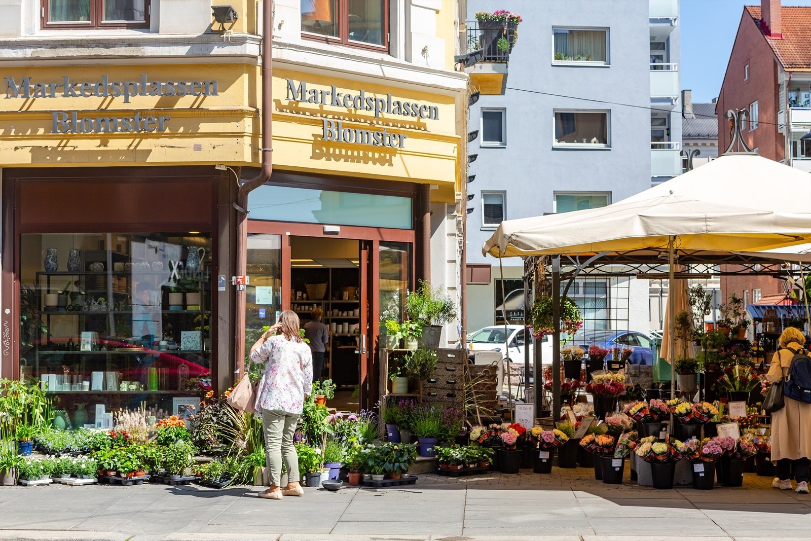 Majorstuen byr på et rikt utvalg av nisjebutikker, blomsterforretninger, kaféer og servicetilbud. Alt innen få minutters gange. Galleribilde