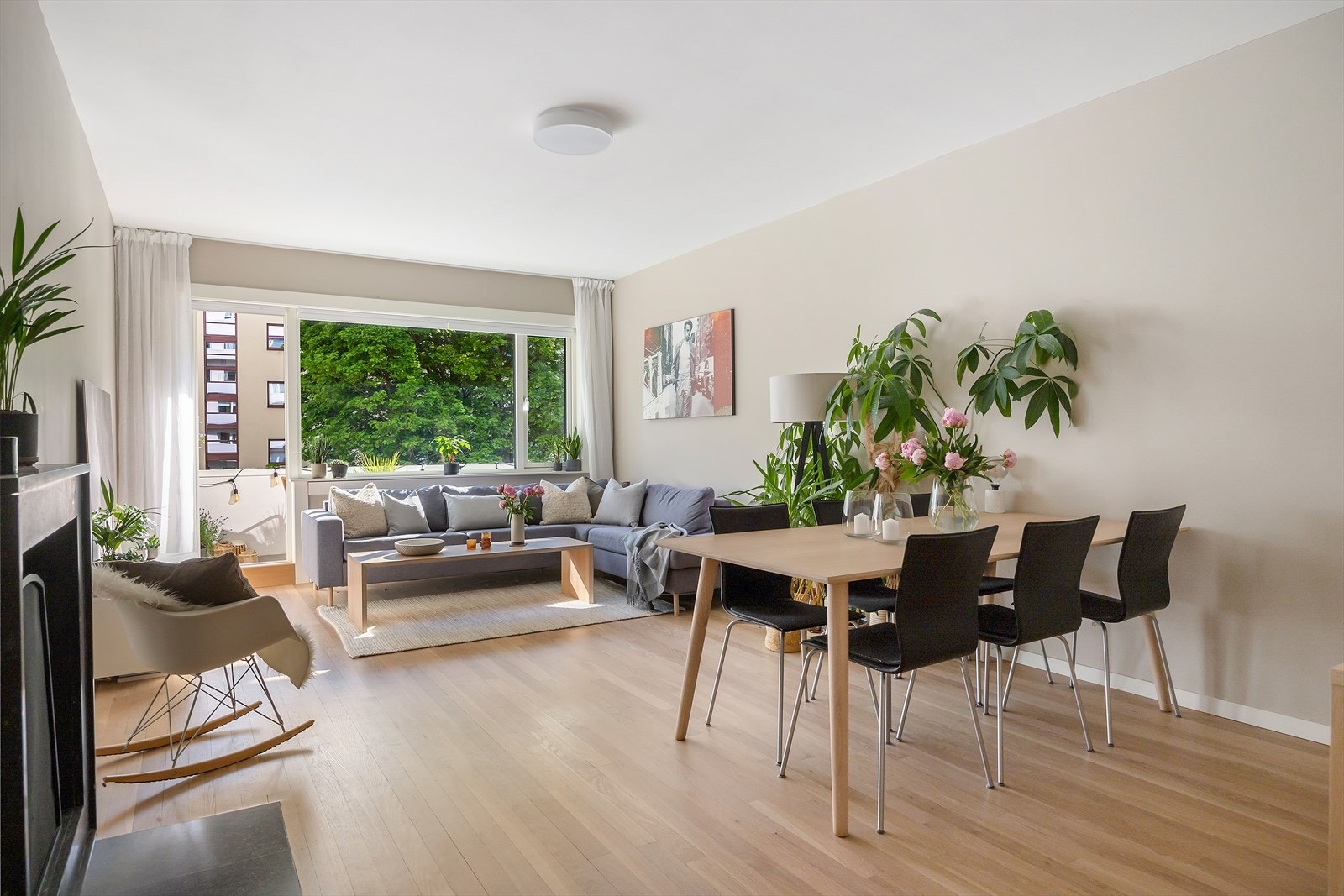 En lys og gjennomgående 3-roms med meget sentral og attraktiv beliggenhet på Majorstuen / Marienlyst. Galleribilde