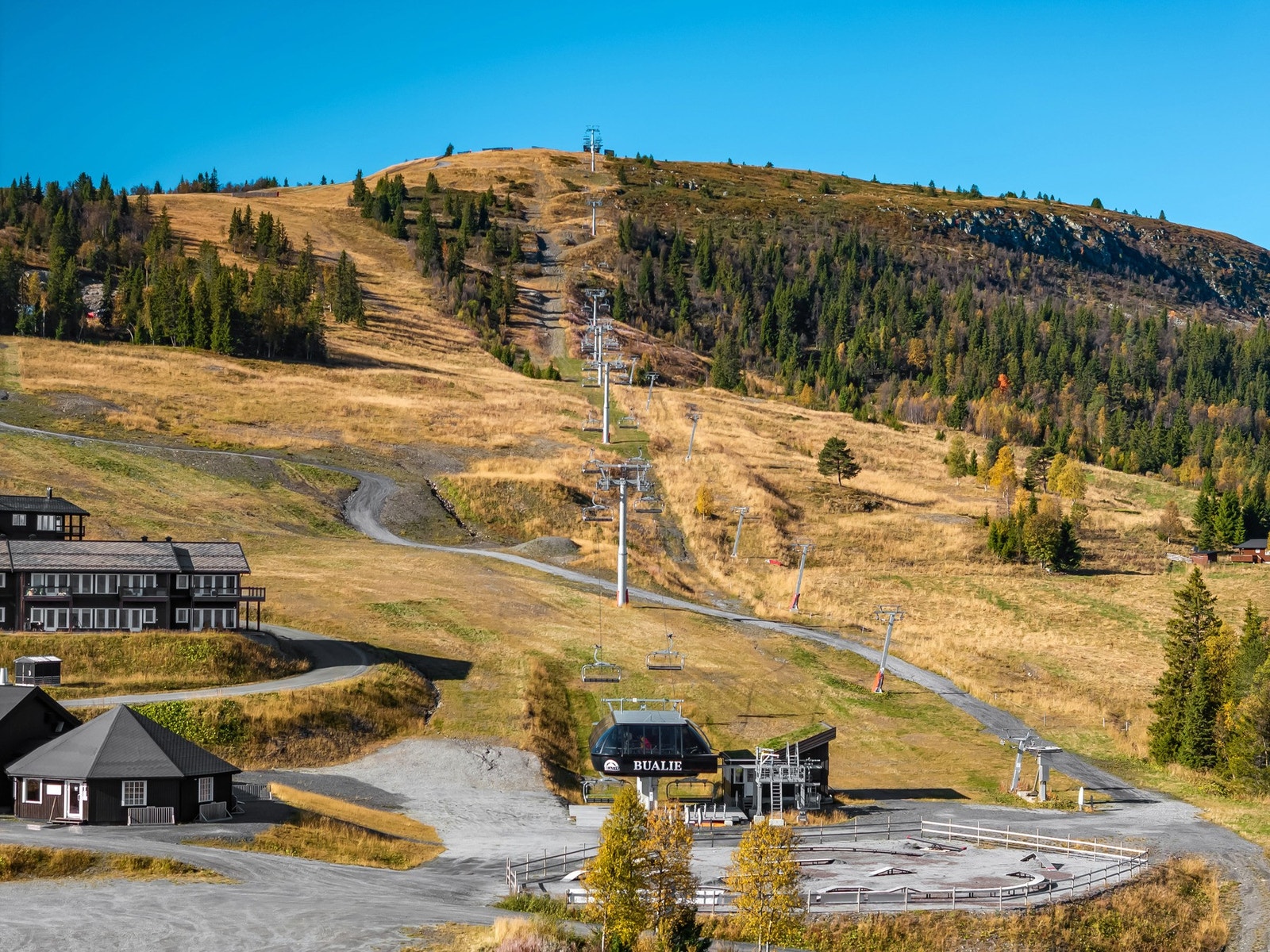Skiheisen frakter også passasjerer utenfor skisesongen. Galleribilde