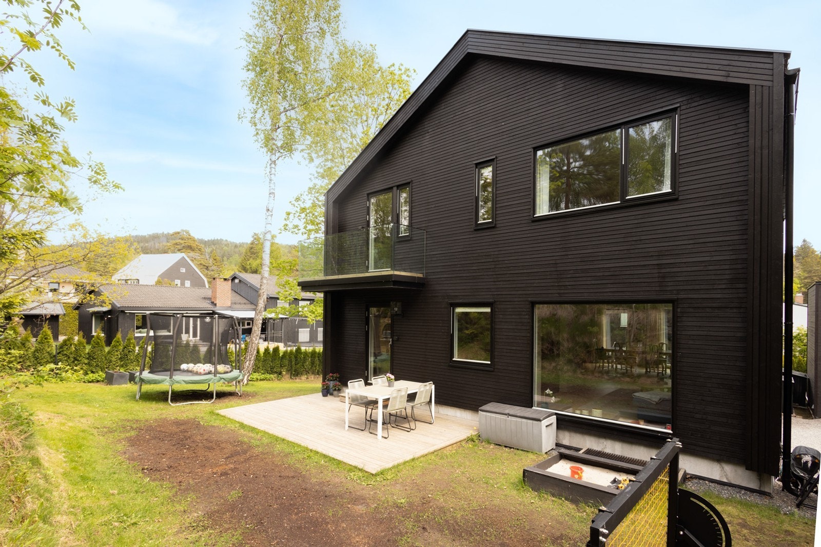 Barnevennlig hage og terrasse Galleribilde