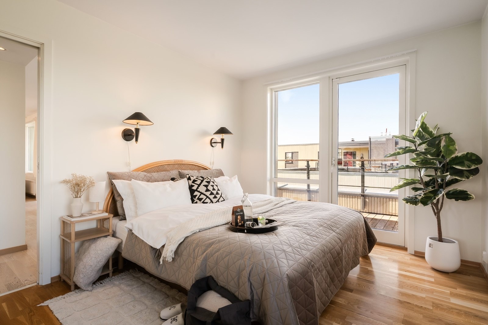 Rommet har direkte utgang til samme terrasse som stuen. Galleribilde