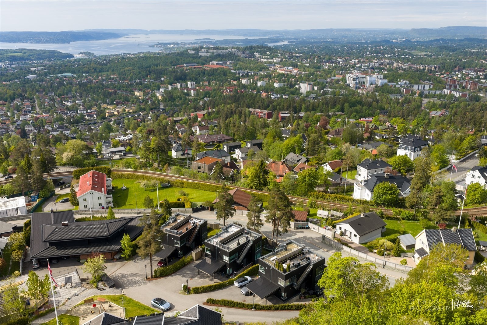 Det er gjesteparkering på fellesområdet Galleribilde