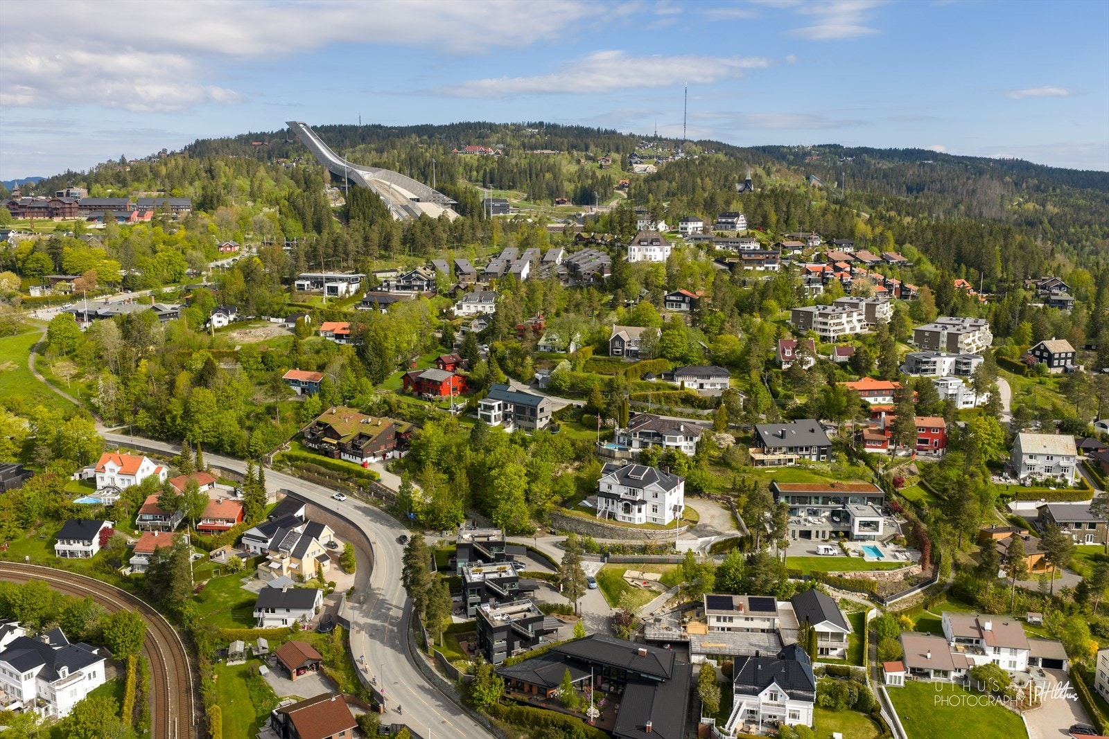 Tryvann/Skimore skisenter ligger i nær avstand Galleribilde