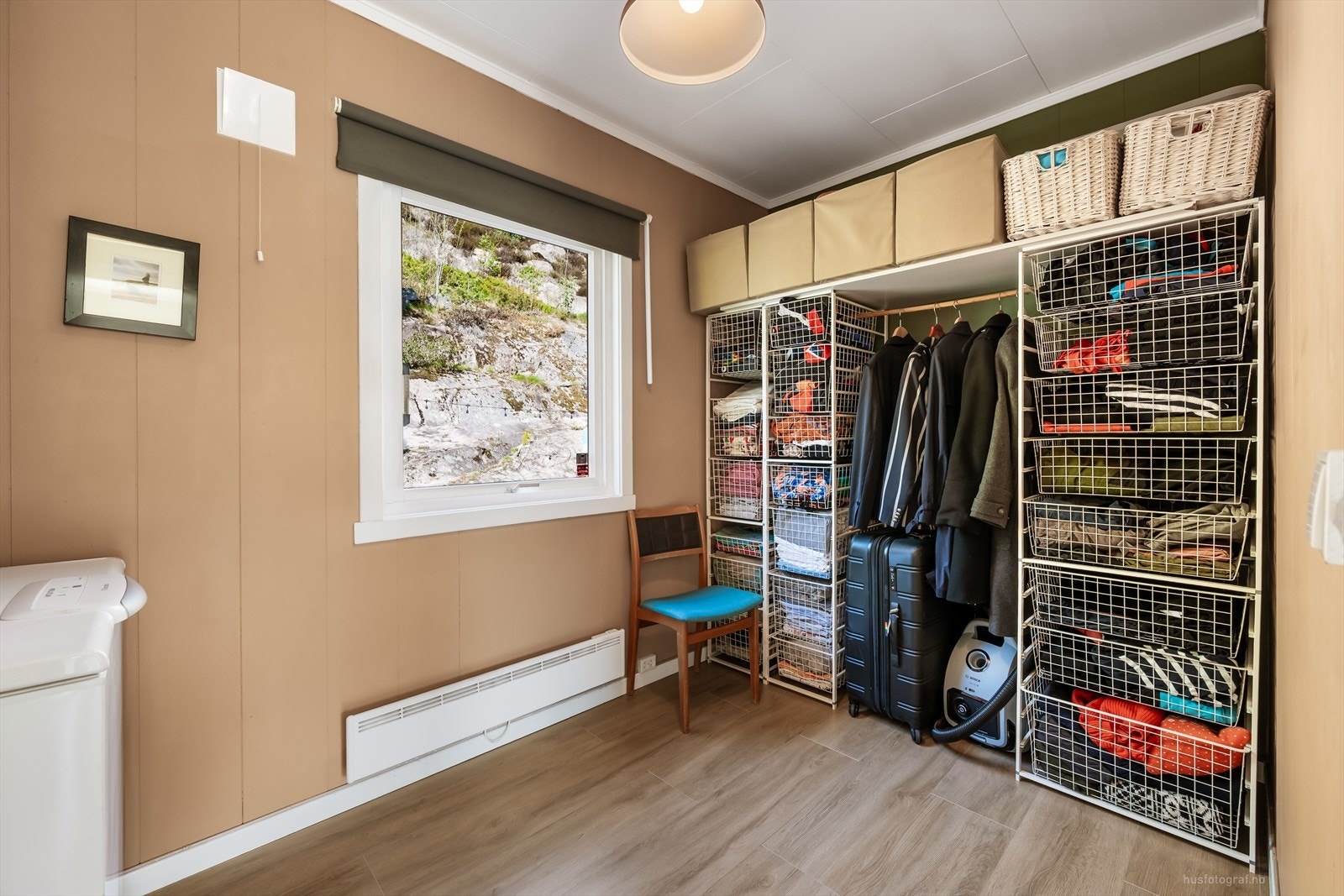 Soverom som også er innredet med garderobe. Galleribilde