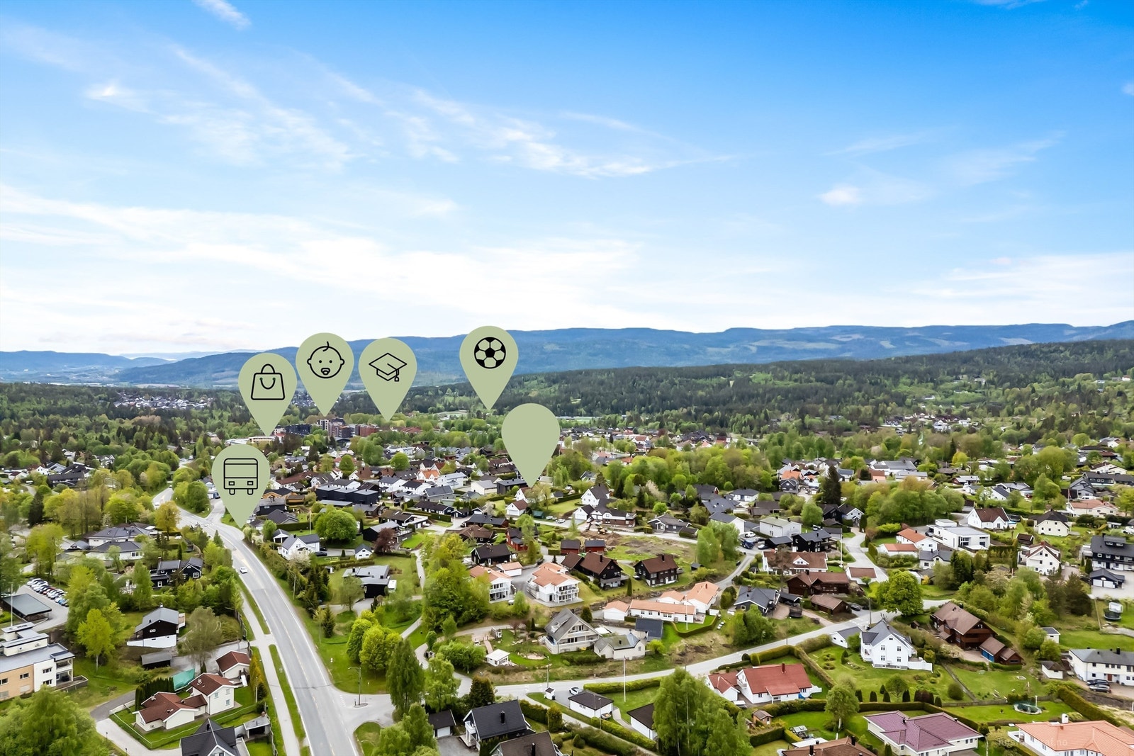 Det er ca. 10-15 minutters kjøring til Drammen sentrum. Galleribilde