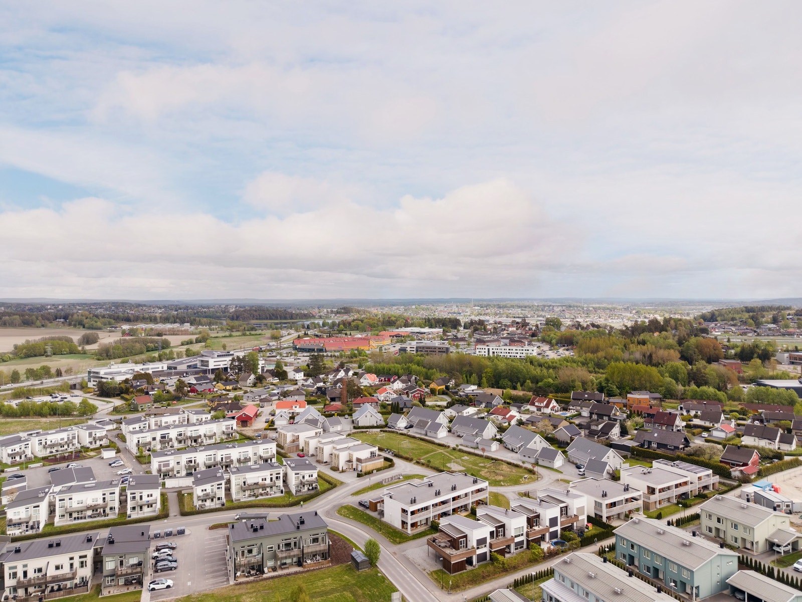 Dronefoto av populære Bjørnstad. Galleribilde