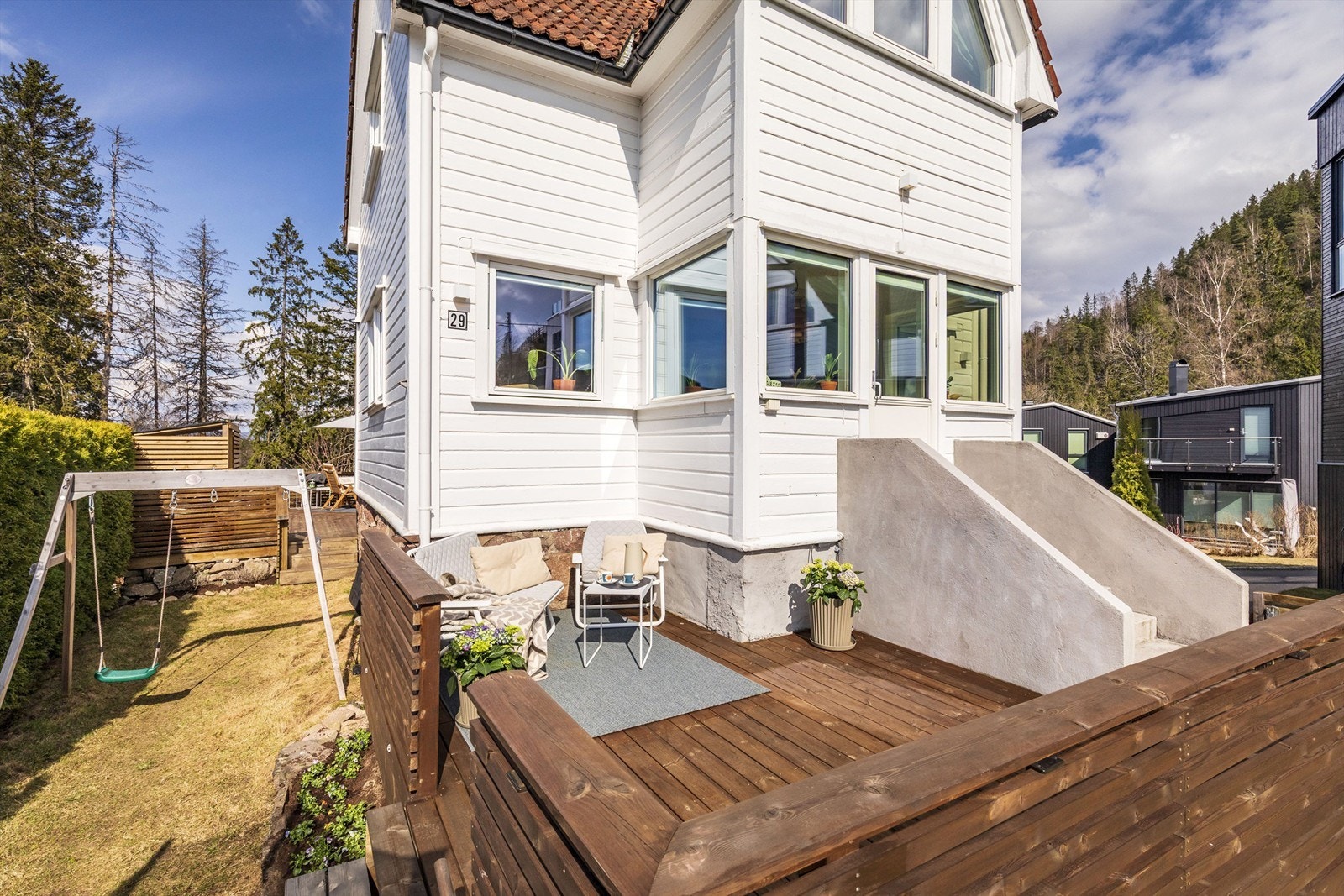 Her har du plass til en koselig sittegruppe hvor du kan sitte og nyte lange sommerkvelder Galleribilde