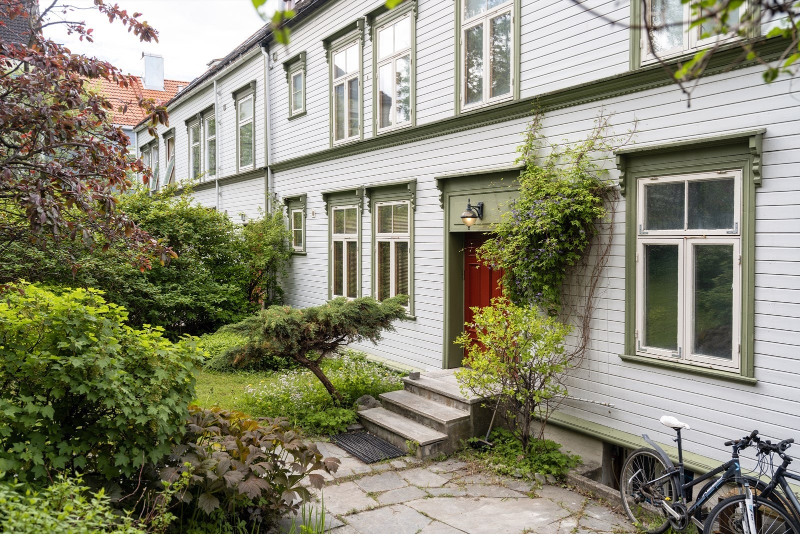 Sjarmerende gård med klassisk preg. Galleribilde