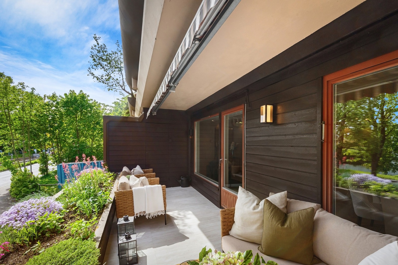 Terrassen oppleves som meget usjenert og fredfull, med idyllisk utsyn. Galleribilde