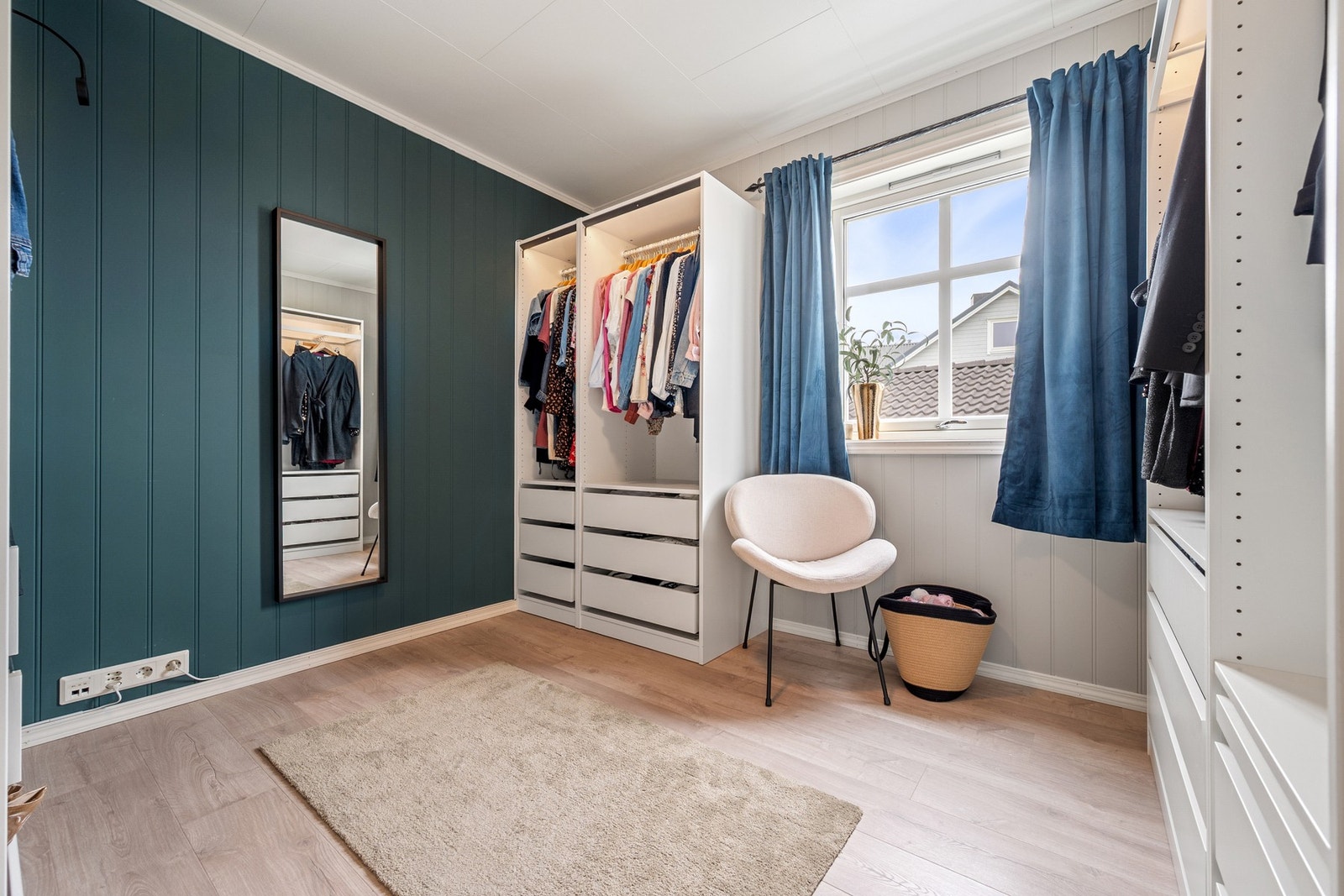 Walk-in-closet Galleribilde