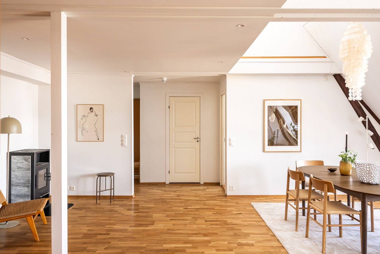 Leiligheten har innvendig bod. Inngang til boden rett frem i bildet. Galleribilde