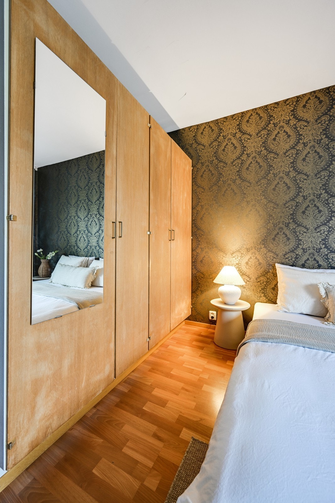 Hovedsoverom med garderobeskap. Galleribilde