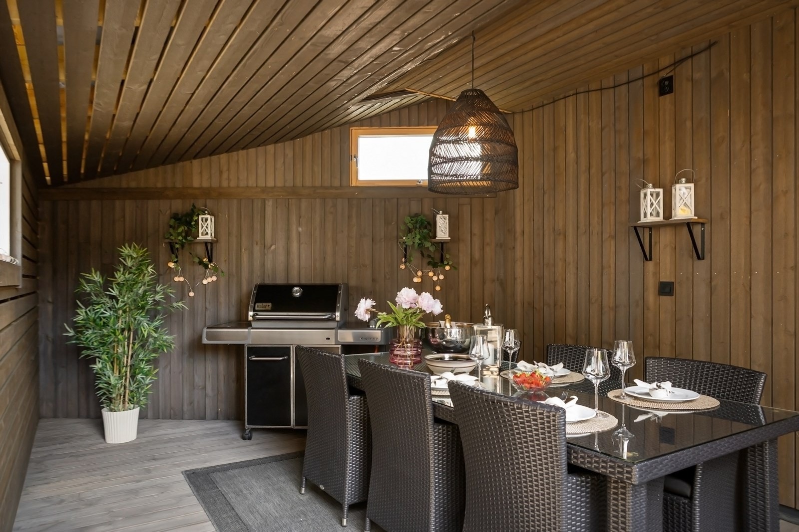 God plass til langbord for sosiale anledninger Galleribilde