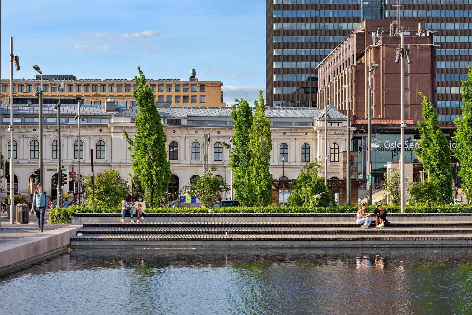 Videre er det kort vei til Oslo S. Galleribilde