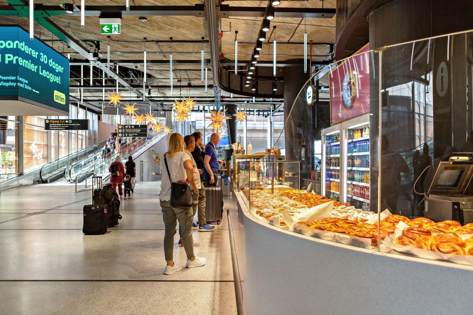 Byporten Shopping ligger i umiddelbar nærhet til Oslo S og tilbyr et bredt utvalg av butikker, spisesteder og servicetilbud. Galleribilde