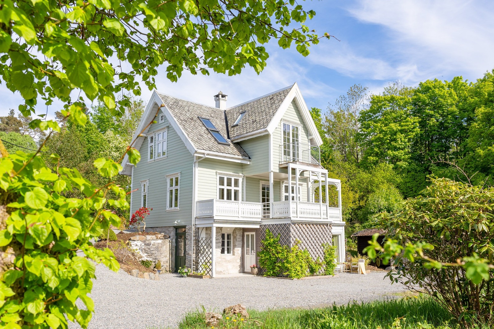 Mekleriet eiendomsmegling v/Joakim Wiik Bjerknes har gleden av å presentere Askvegen 201. Foto: Andreas Eikeseth Nygjerd. Galleribilde