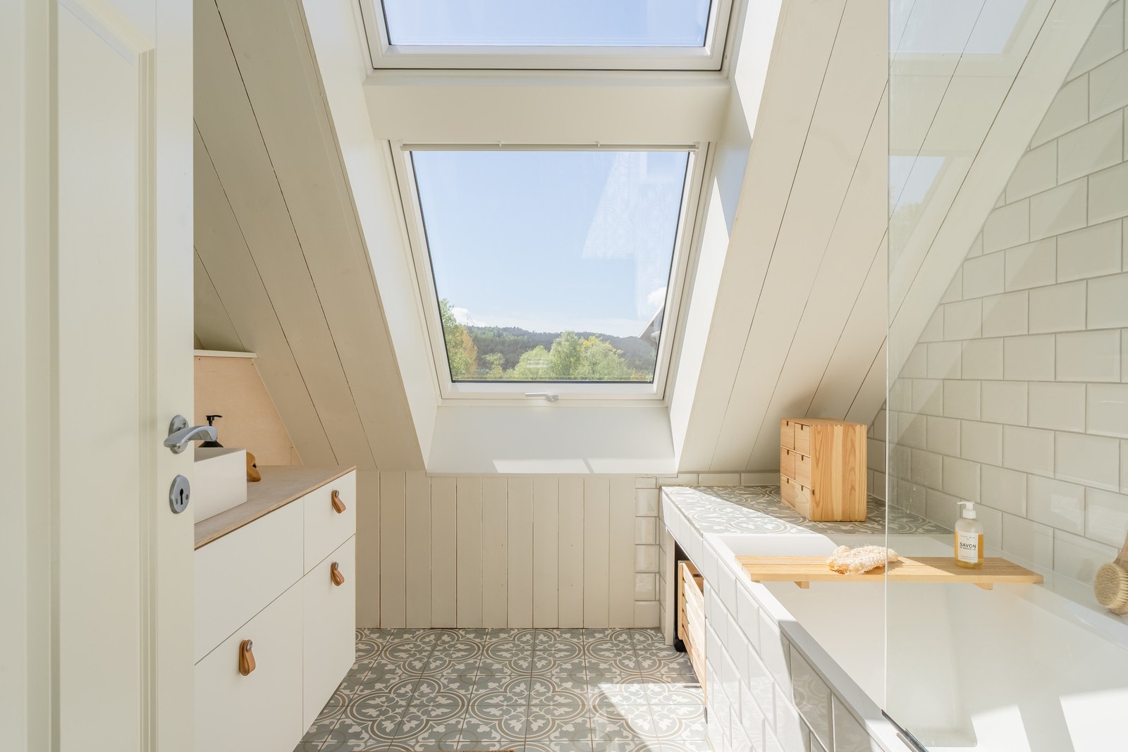 Flott bad med varme i gulv. Galleribilde