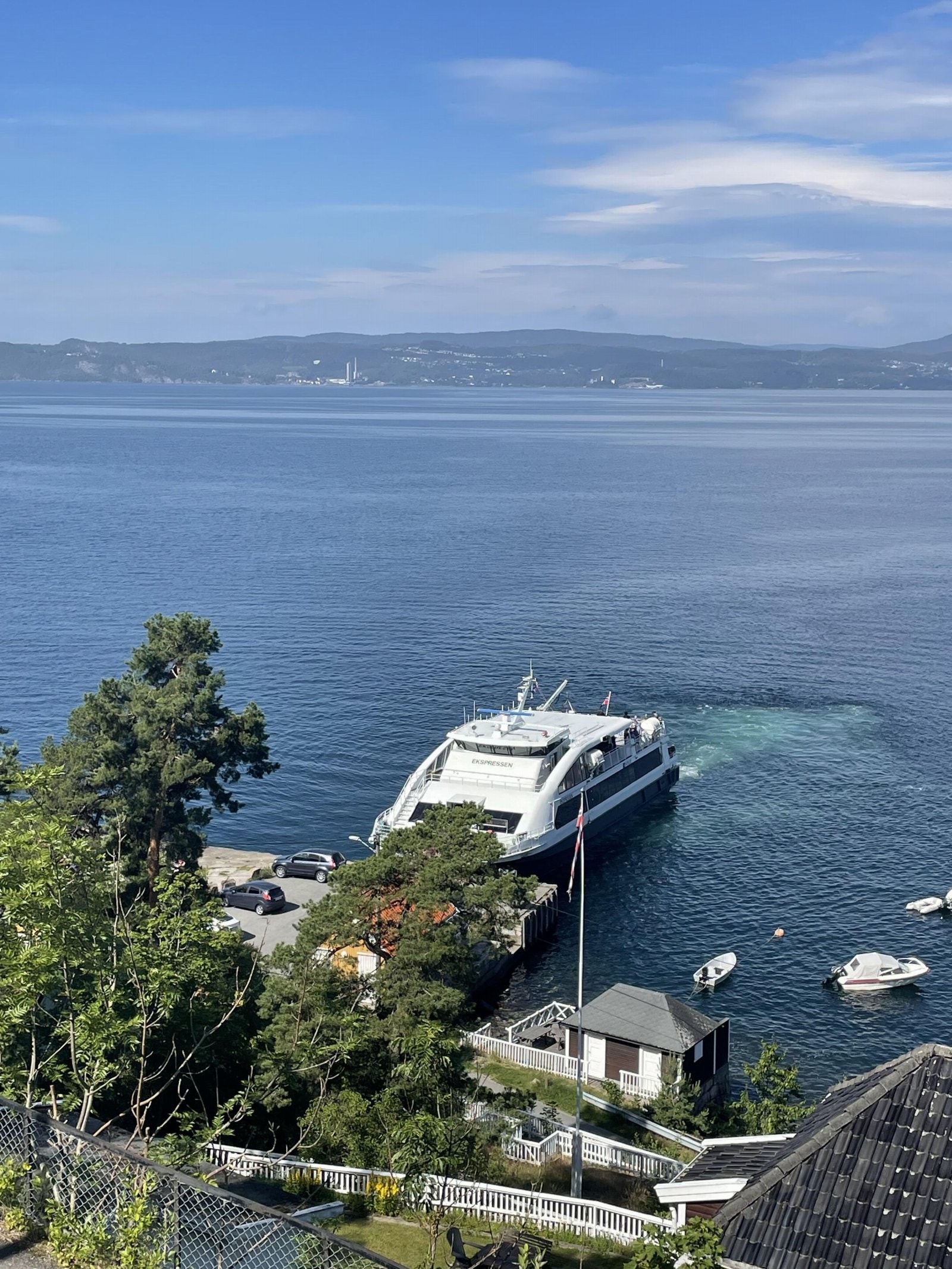 En idyllisk båttur! Båten går fra bryggen nedenfor, fra Oslo / Son fra påske til høstferie. I sommerferien går den daglig, ellers i helger. Galleribilde