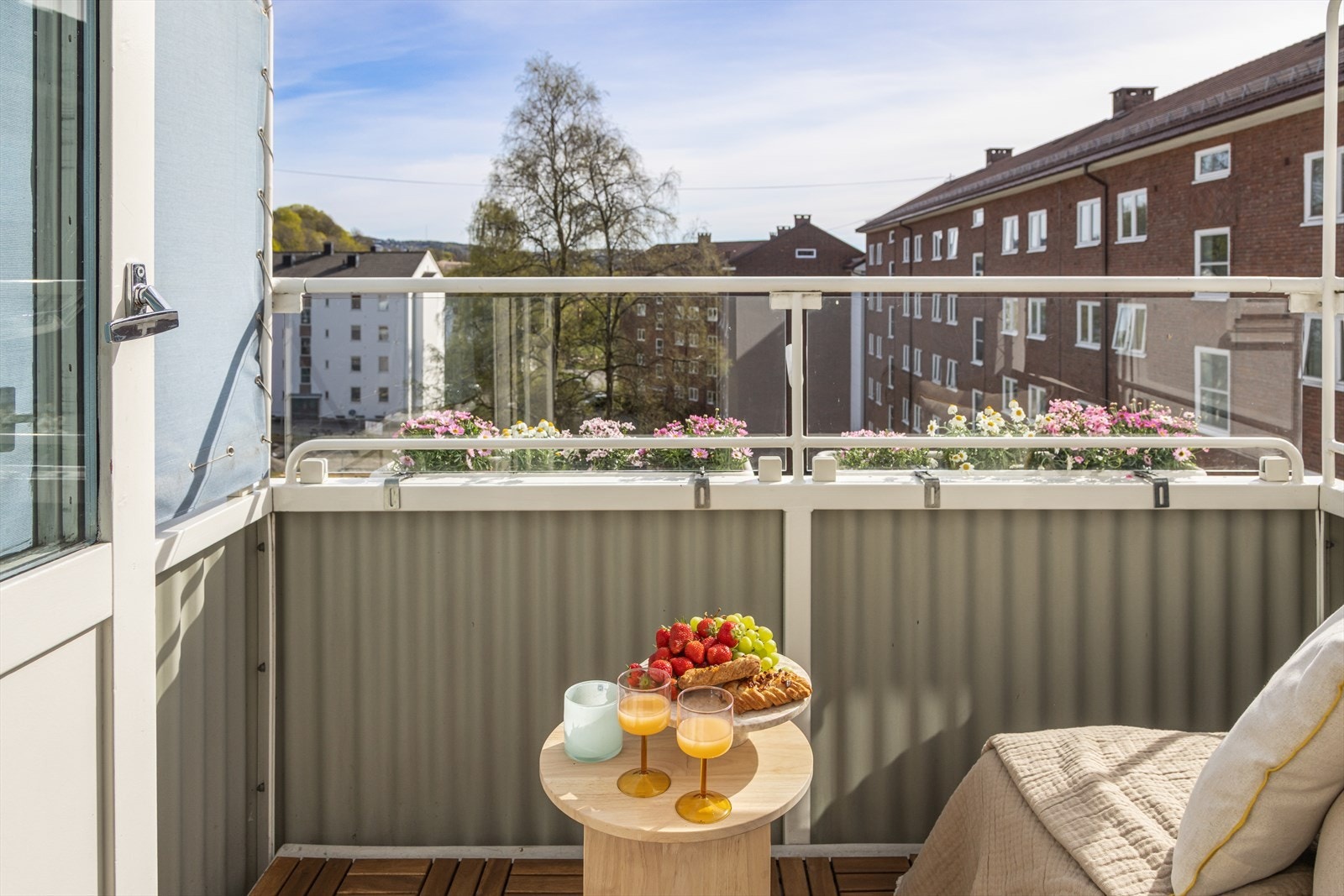 Koselig solrik sydvendt balkong på 3,5 m². Galleribilde