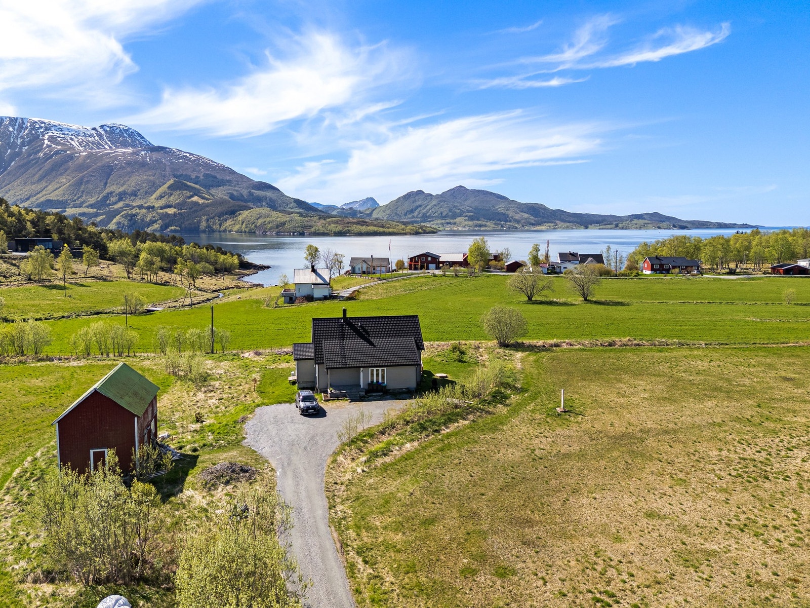 Eiendommen ligger i landlige og fredelige omgivelser. Galleribilde