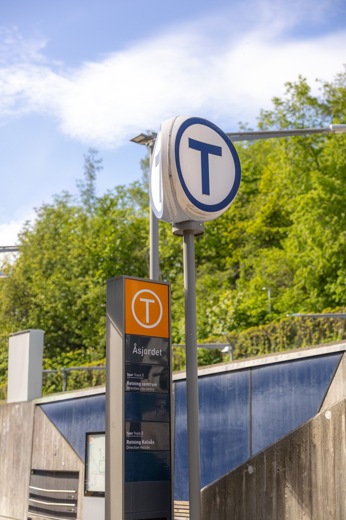 Det er kun 3 minutters gange til T-banestoppet som bruker noen få minutter til Majorstuen. Galleribilde