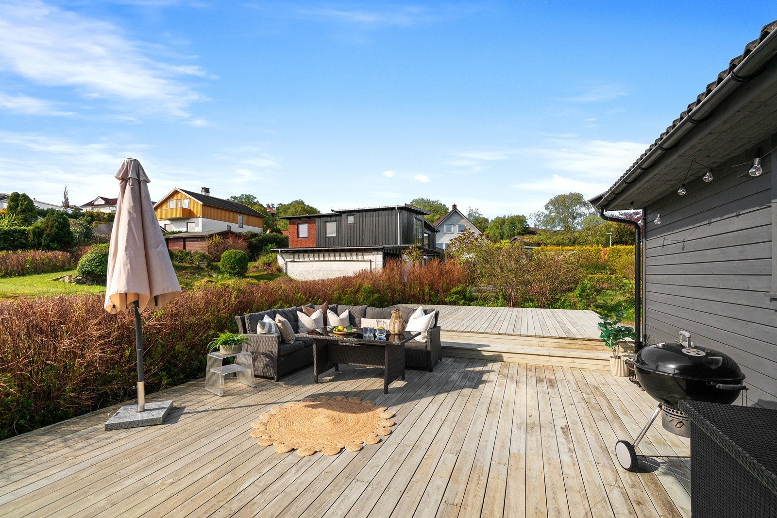 Solrikt uteområde med sol fra morgen til kveld. Galleribilde