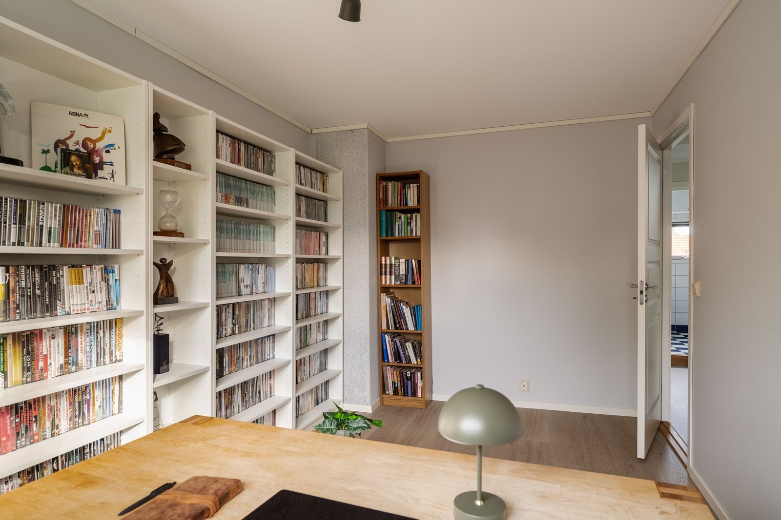 Her får dere et romslig hjem med svær fleksibel planløsning. Galleribilde