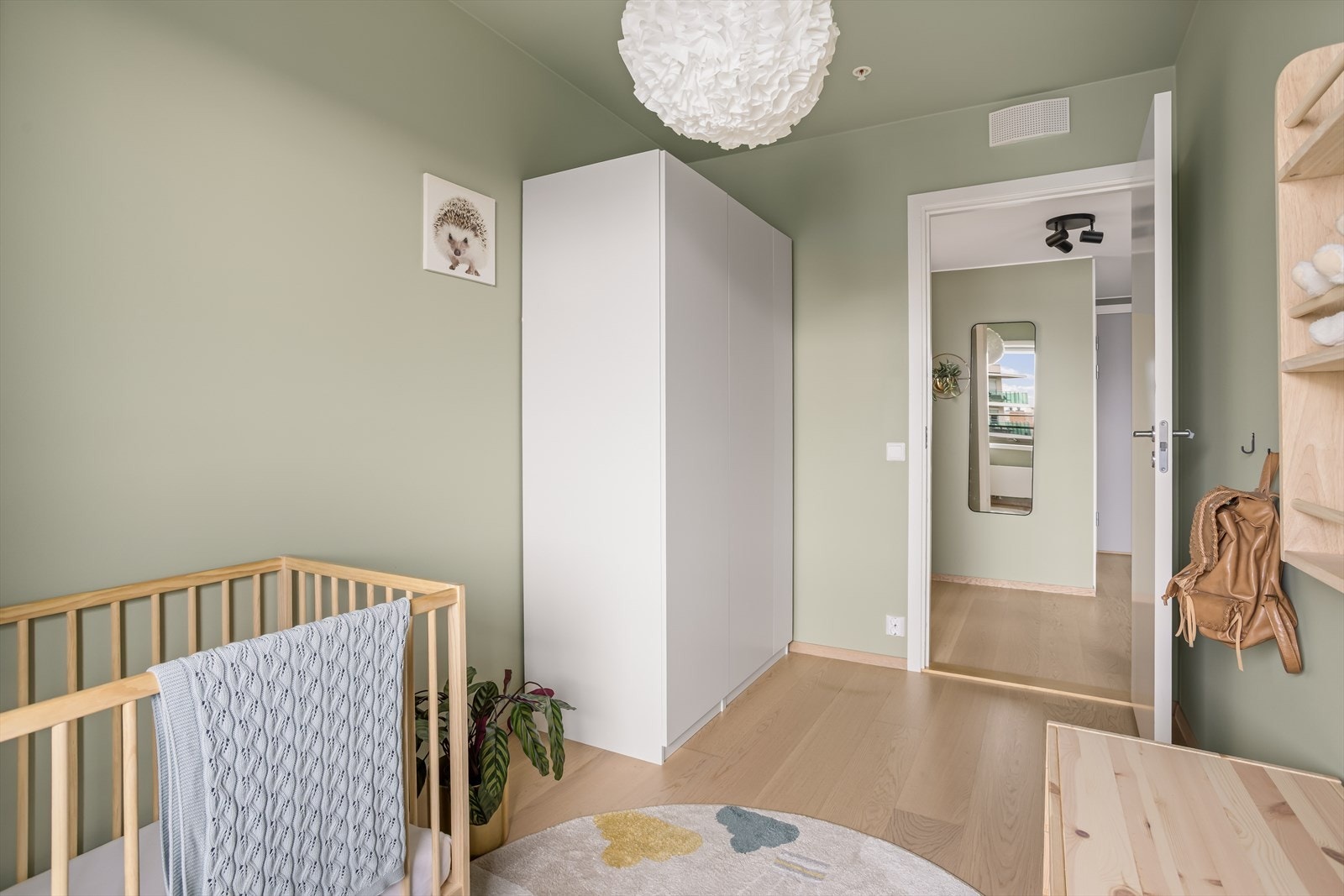 Soverom II har plass til dobbeltseng og garderobe - ellers perfekt som barnerom, gjesteværelse eller kontor Galleribilde