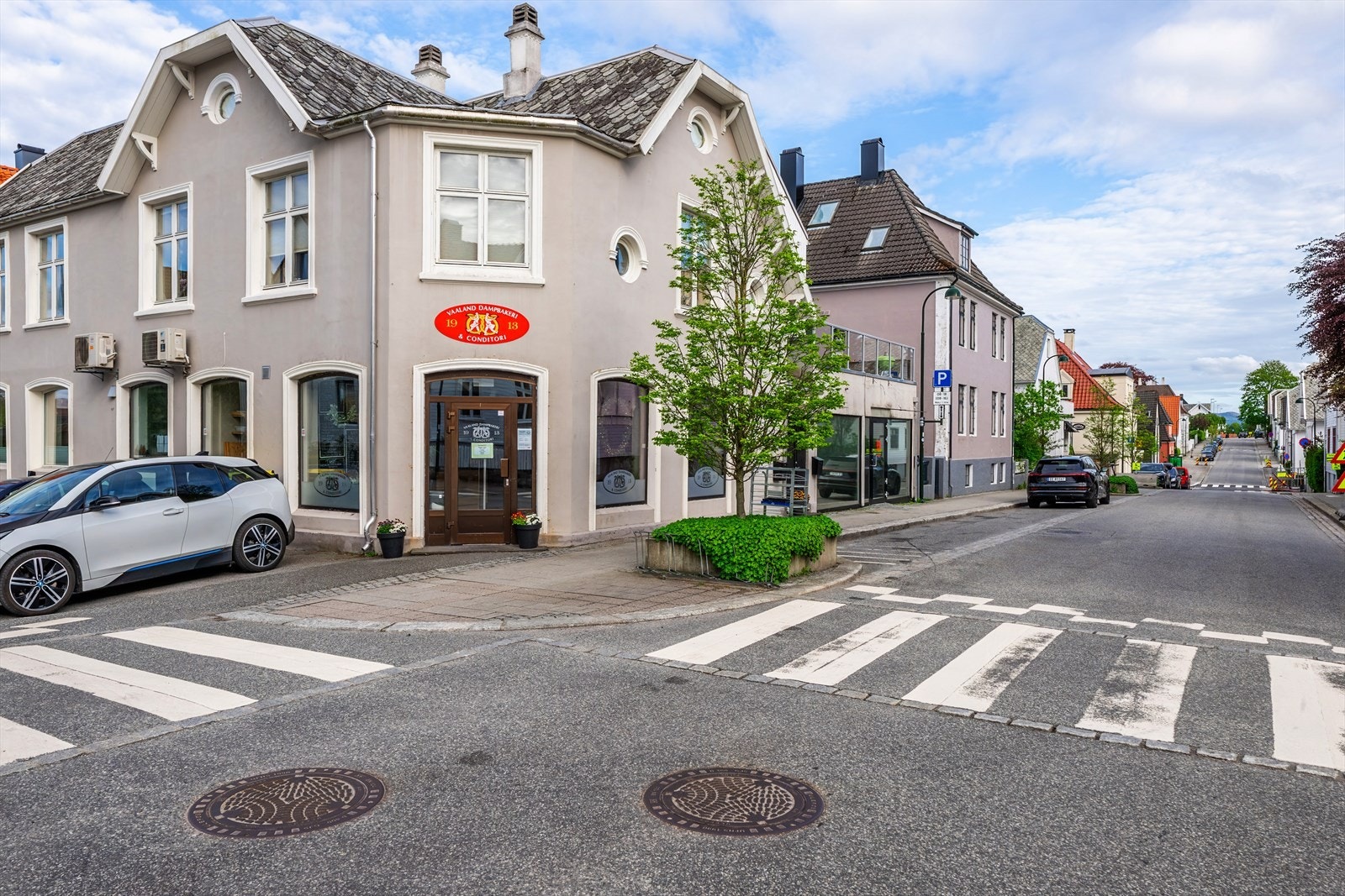 Våland Dampbakeri er nærmeste nabo så her våkner man til lukten av de herligste bakeverk. Galleribilde
