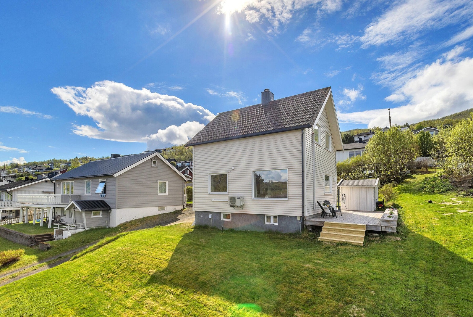 Boligen sett fra hagen. Galleribilde